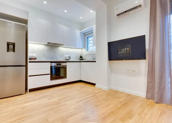 Elegant Flat 5 Walk To Metro Panormou