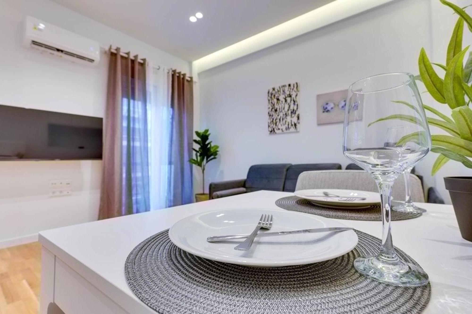 Elegant Flat 5 Walk To Metro Panormou *